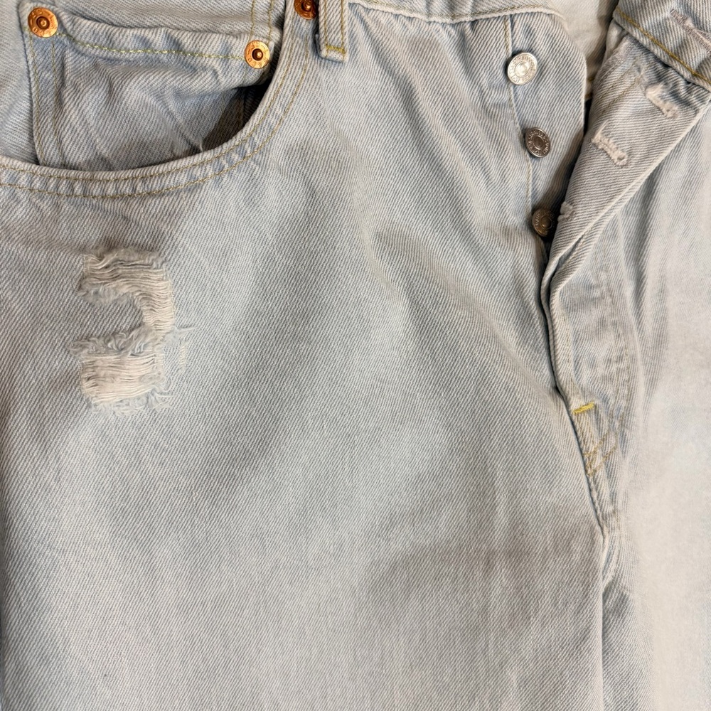 Levi’s Ribcage Straight Ankle Light Blue Jeans - Picture 3 of 7